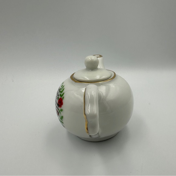 Vintage Mini Porcelain Teapot for a Grandmother with removable lid- - Picture 8 of 11